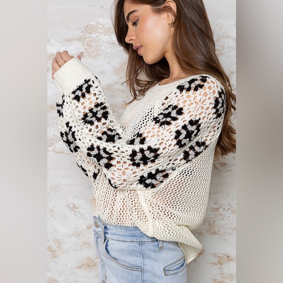 POL Sweaters - Pol Gorgeous Sweater with Crochet on sleeves